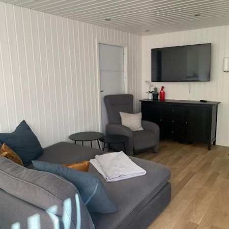 Sjarmerende Gjestehus Med Stor Hage I Sandvika Exteriér fotografie